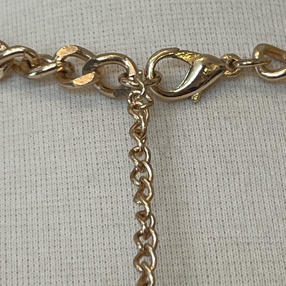 18” Chunky Teardrop Rhinestone Multi Tier Gold Tone Necklace Set with Earrings - Picture 6 of 14